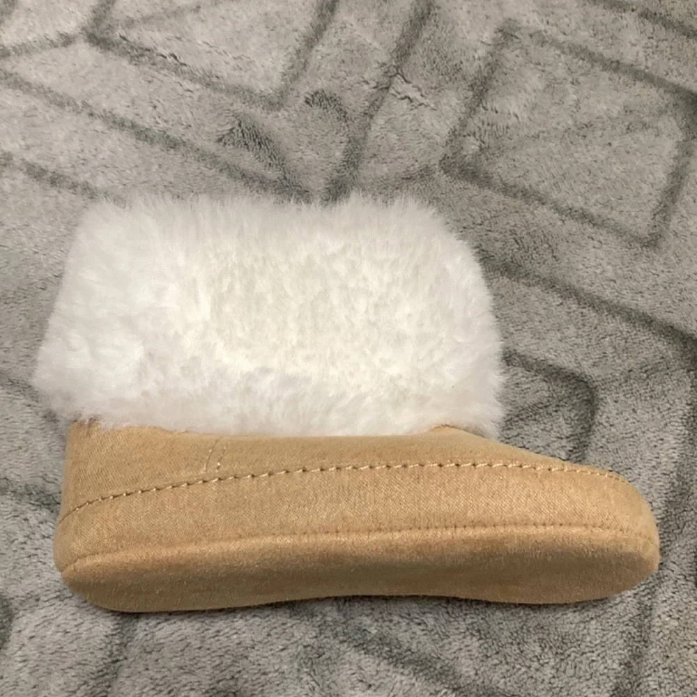Rising star baby ugg like boots size 9-12 months